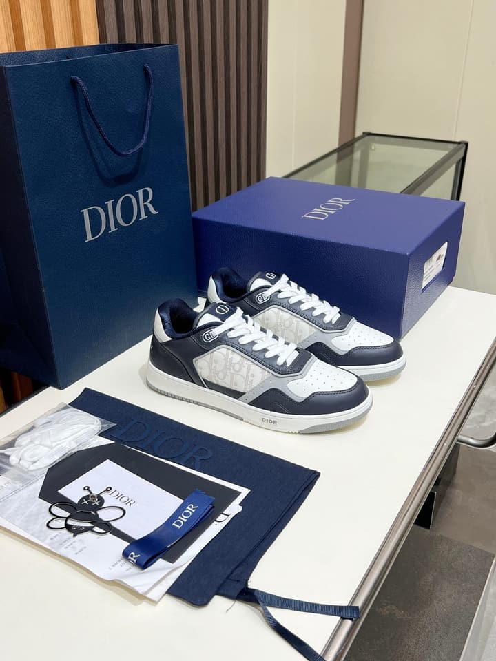 Dior B27 Couple's Sneakers – 2025 Collection in All Black With White Sole