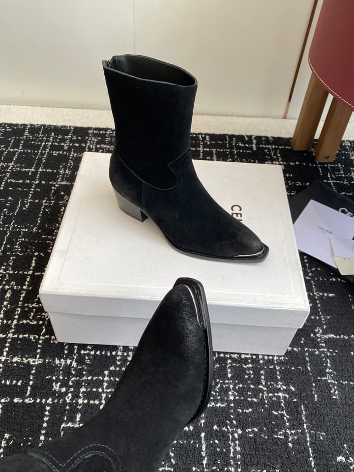 Celine Retro Chunky Chelsea Ankle Boots – 25SS in Classic Brown Suede