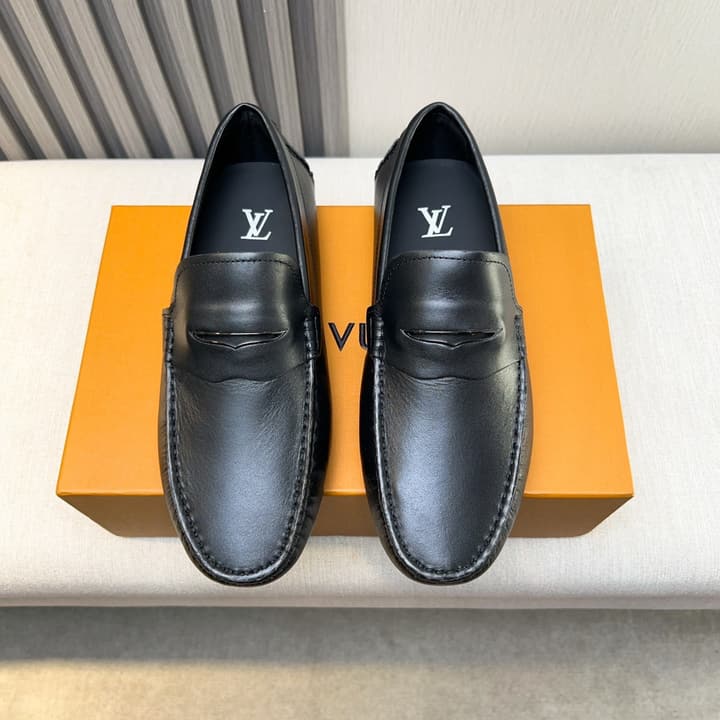 Louis Vuitton Pebbled Leather Driving Shoes in Black Textured Leather