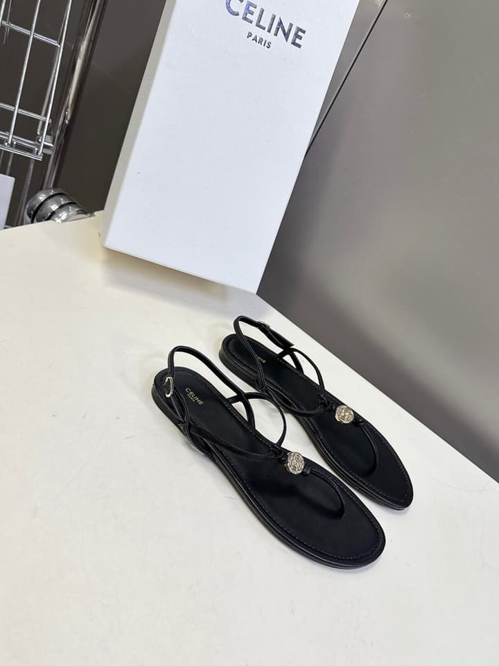 Celine Triomphe T-Strap Flat Sandals – Spring/Summer Collection in Black