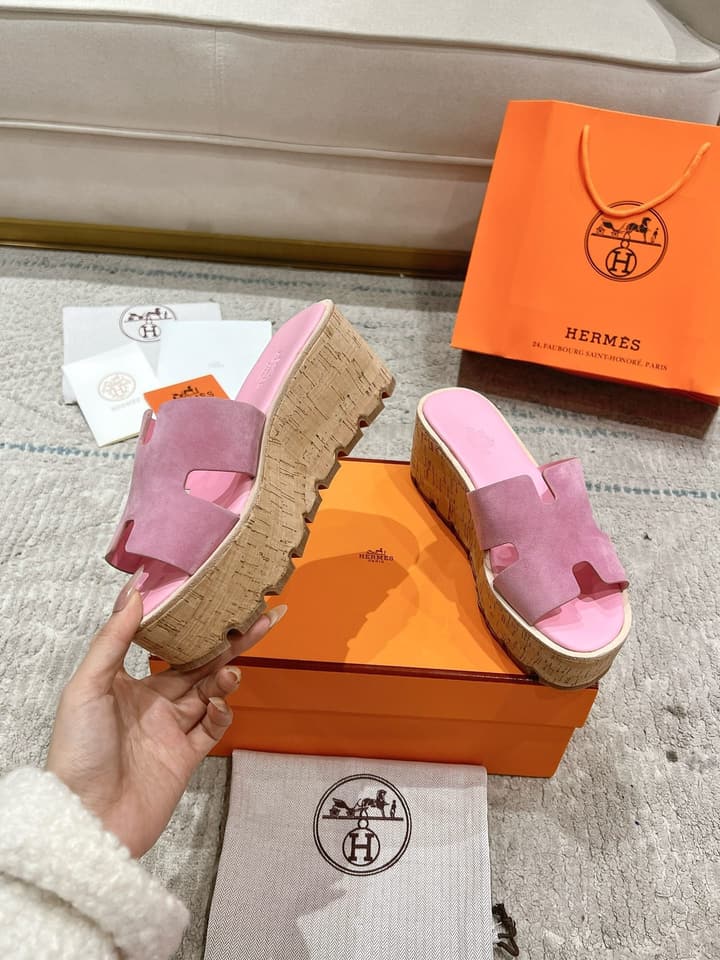 Hermès 2024 Spring/Summer Wedge Sandals – 2024 Spring/Summer Collection in White Leather