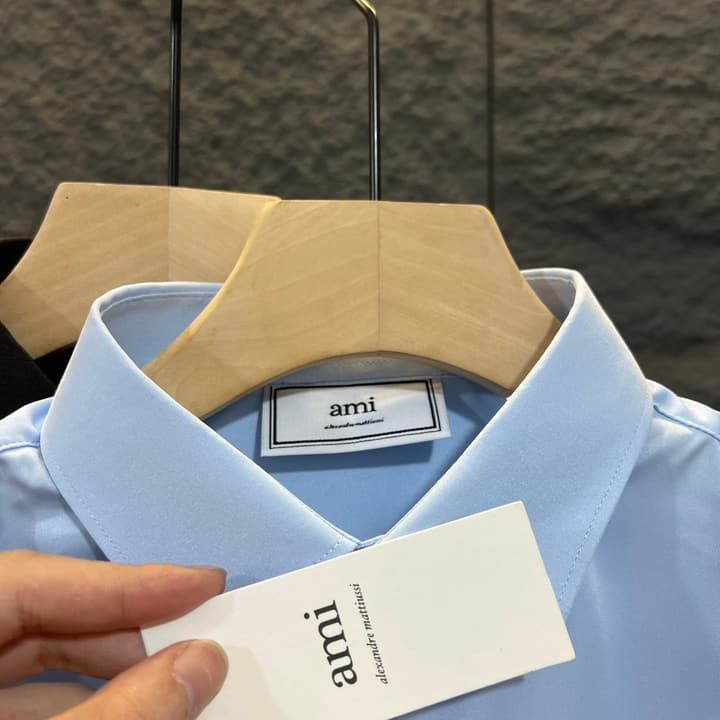 AMI Paris Classic Satin Shirt – 25FW in Sky Blue