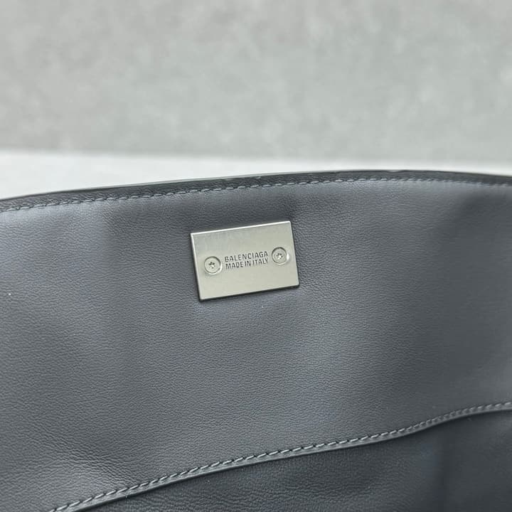 Balenciaga Rodeo Medium Handbag – 24SS Collection in Silver Grey