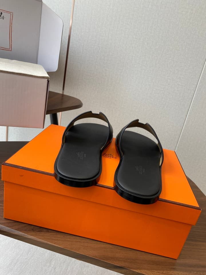 Hermès Izmir Series Men's H-Slide Sandals in Classic Black