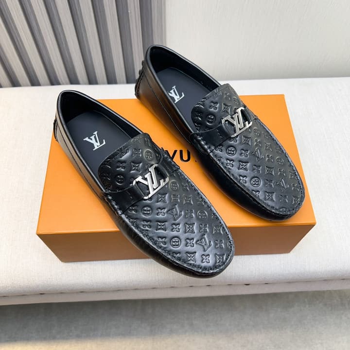 Louis Vuitton Pebbled Leather Driving Shoes in Black Textured Leather