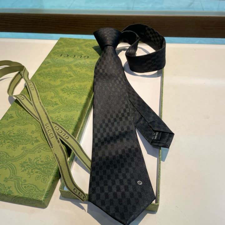 Gucci GG Logo Jacquard Tie in Black