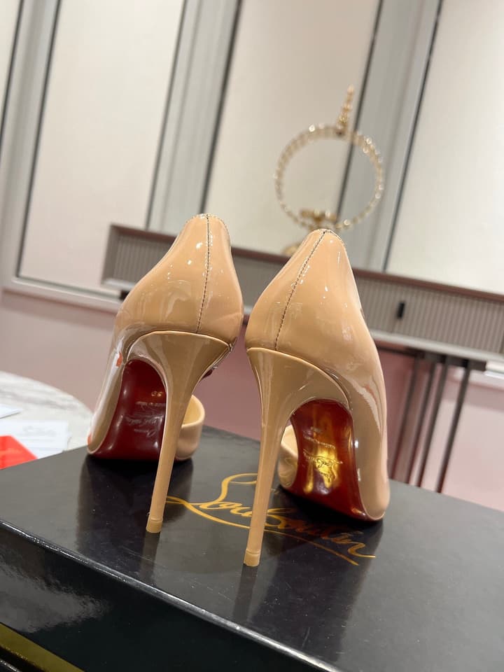 Christian Louboutin Classic Kate Side Cut-Out Pumps in Black Patent