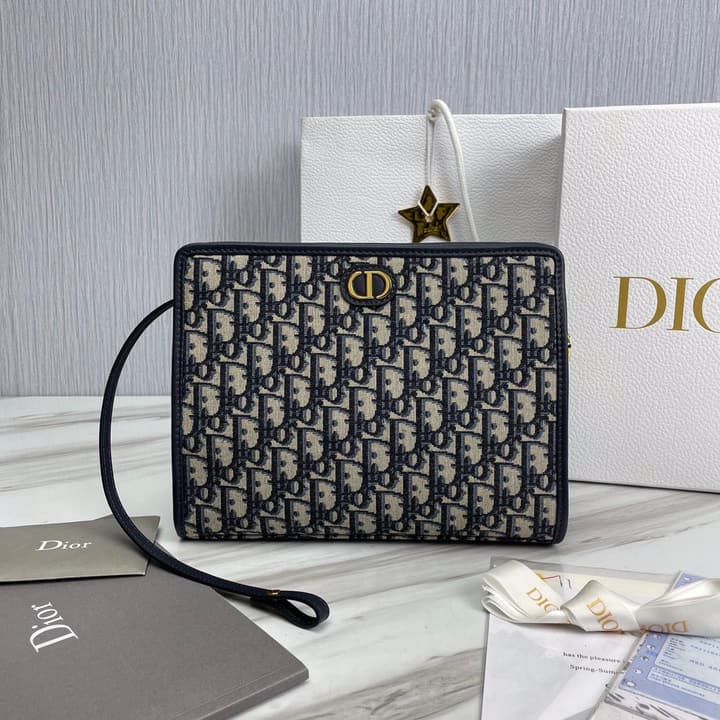 Dior 30 Montaigne Oblique Jacquard Clutch Bag in Beige Oblique