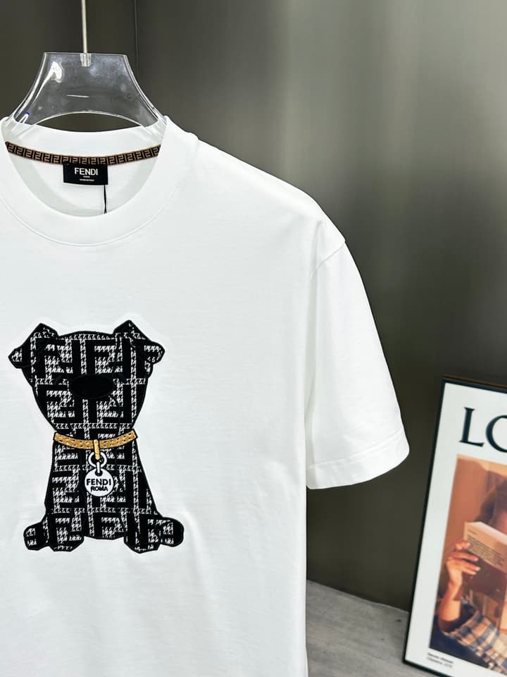 Fendi Logo and Graphic Cotton T-Shirt – 2026SS in Black Dog Graphic