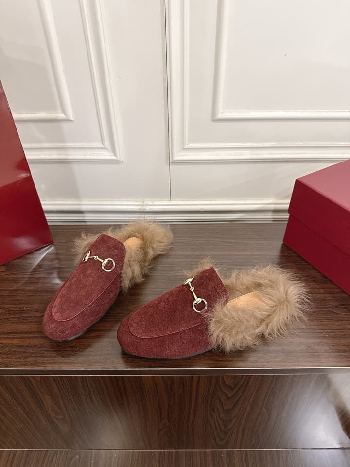 Gucci Tuscan Wool Loafers – Autumn/Winter Must-Have in Beige Gg Monogram With Tan Fur