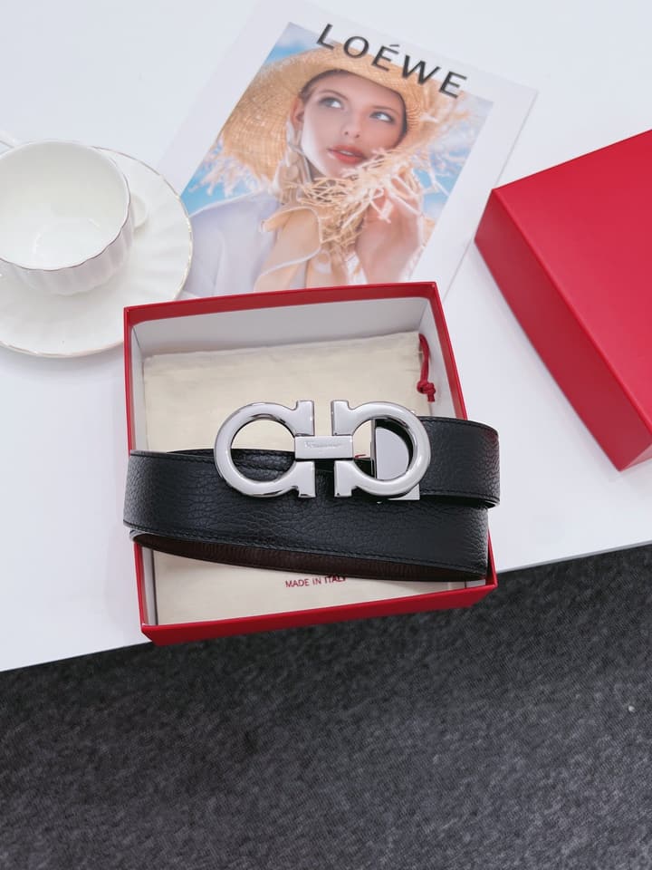 Ferragamo Men's Reversible Leather Belt in Assorted Buckle Display