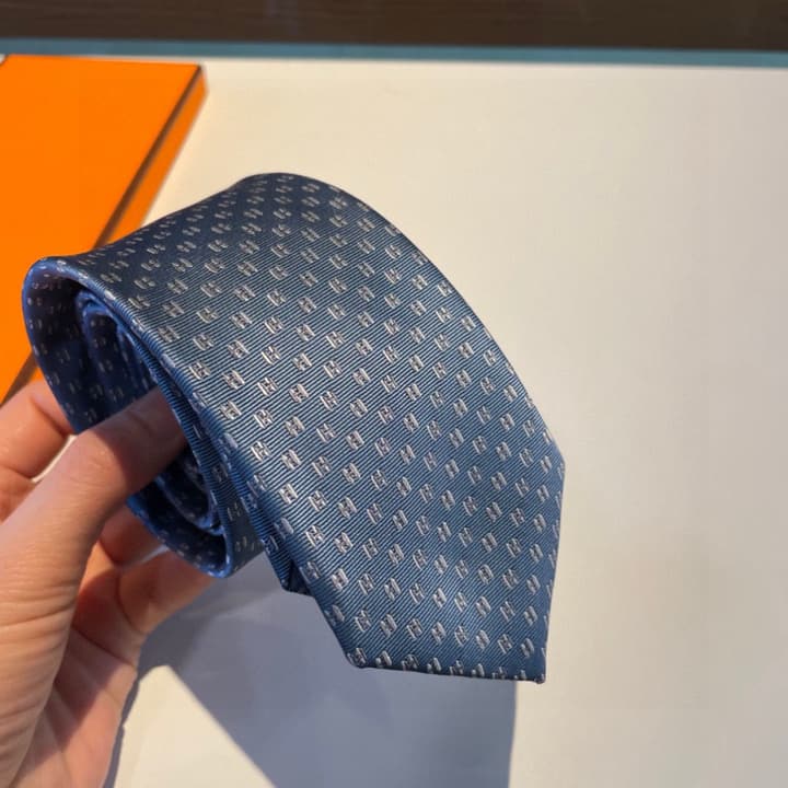 Hermès H-Letter Men's Silk Tie Series in Burgundy Microdot