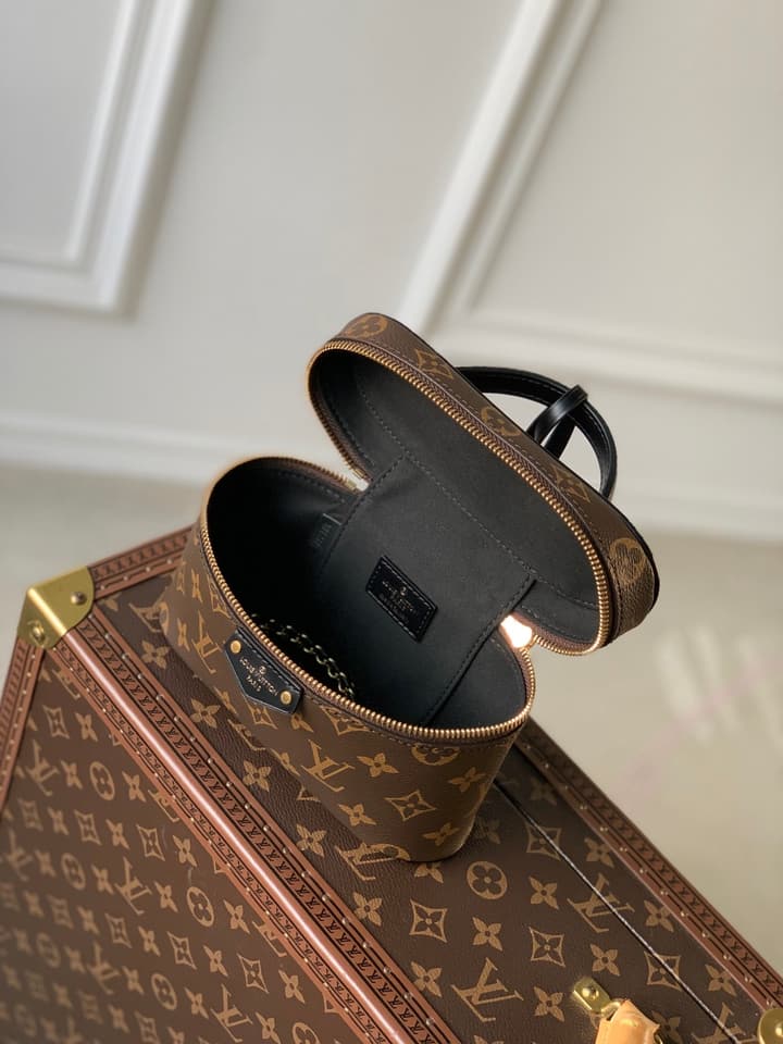Louis Vuitton Vanity Chain Pouch