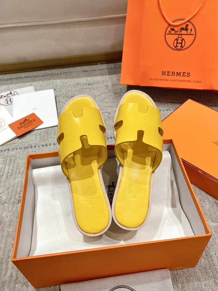 Hermès 2024 Spring/Summer Wedge Sandals – 2024 Spring/Summer Collection in White Leather