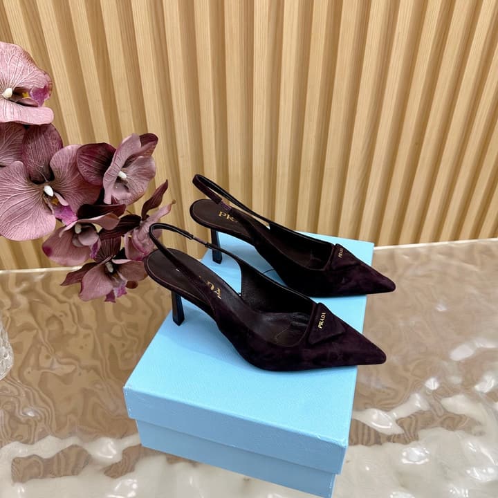 Prada 2025 Spring Pointed Toe Pumps in Matte Black