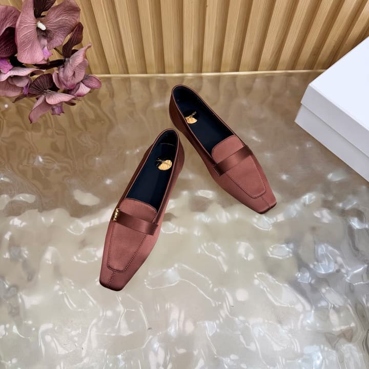 Saint Laurent Silk Chain Mules – Spring/Summer Collection – 26S in Beige