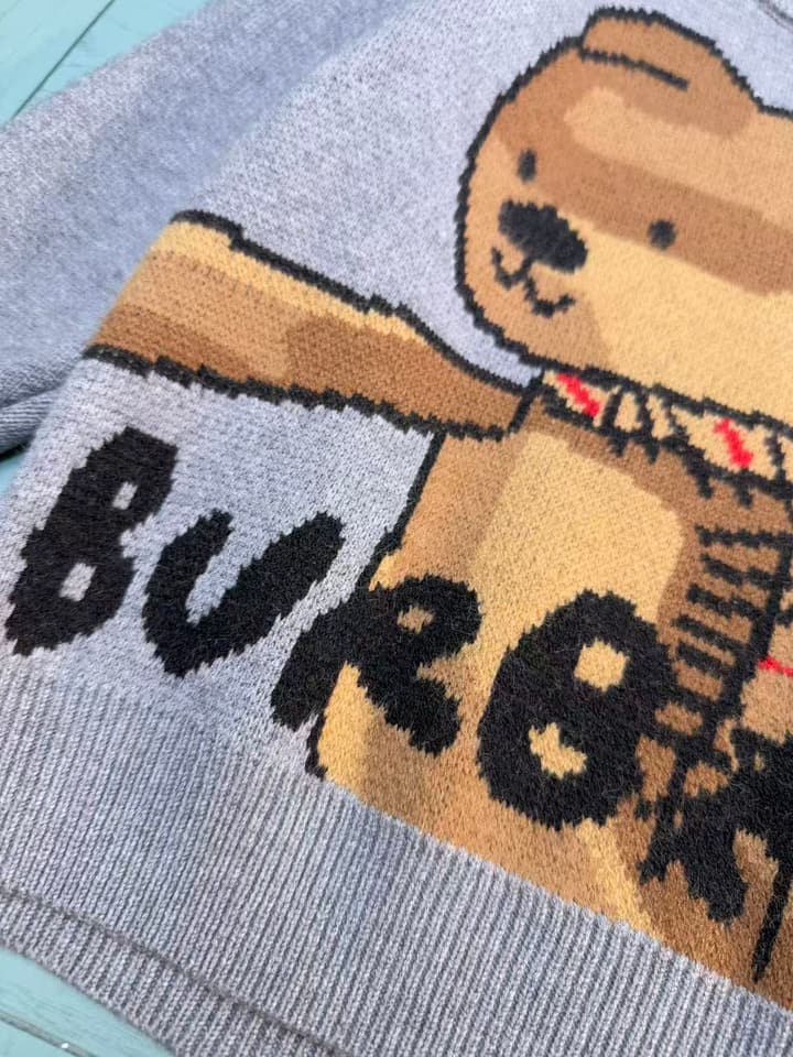 Burberry Classic Logo Knit Sweater – Kids Collection – 2025SS in Heather Blue Bear Graphic Sweater