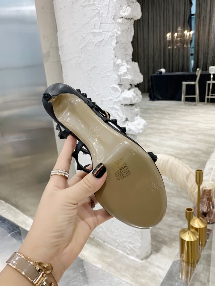 Valentino Rockstud Classic Block Heel Sandals – 6.5cm in Nude