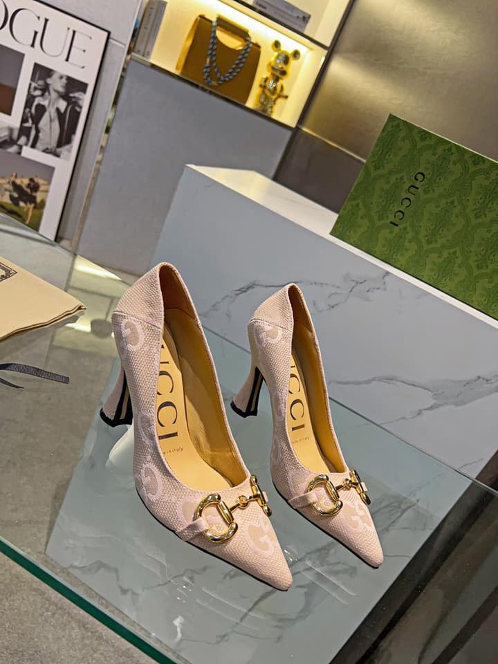 Gucci Pointed Toe Pumps & Flats – Early Spring Collection