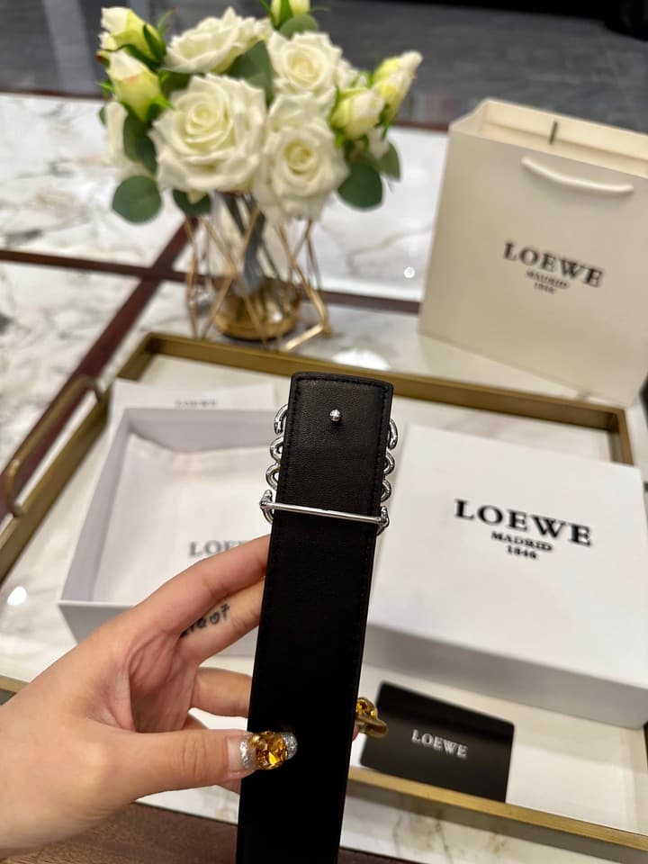 Loewe Classic Leather Belt – 4.0cm in Black With Gold Flat Buckle