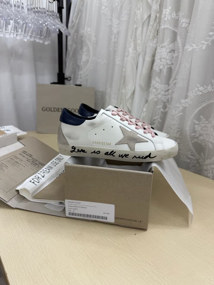 Golden Goose Super Star Leather Sneakers in Black Star Black Heel