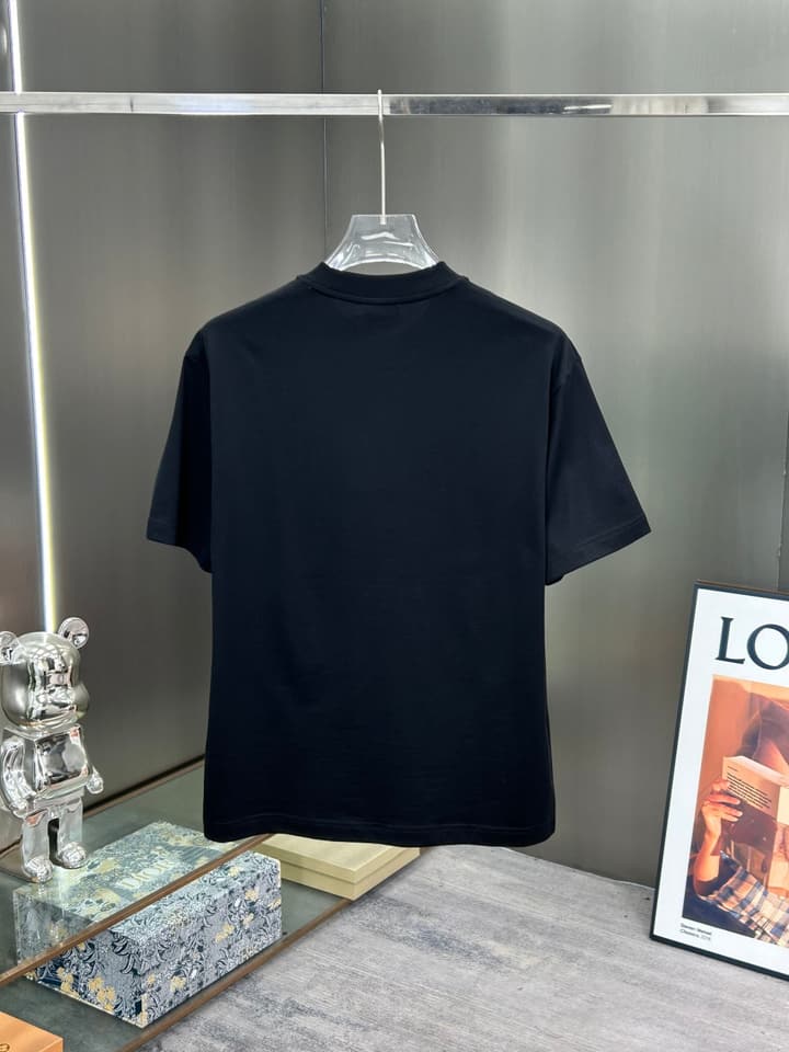 Fendi Logo and Graphic Cotton T-Shirt – 2026SS in Black Dog Graphic