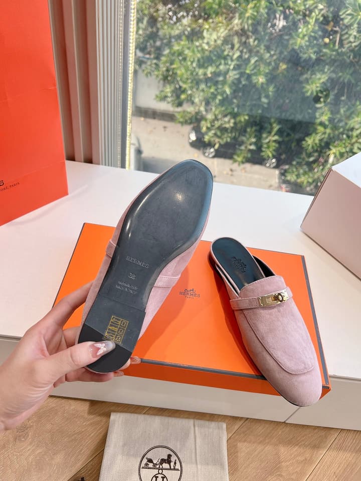 Hermès Mules Loafers – 2025 Spring/Autumn Collection in Dark Green Suede