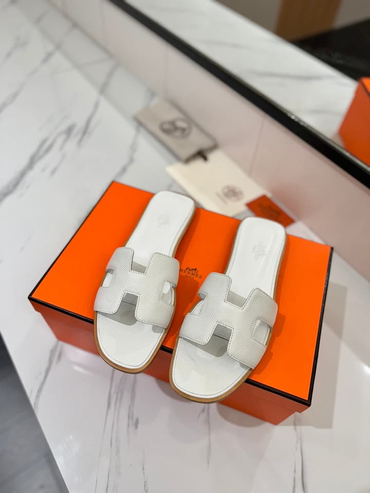 Hermès Classic Epsom Leather Loafers in Green