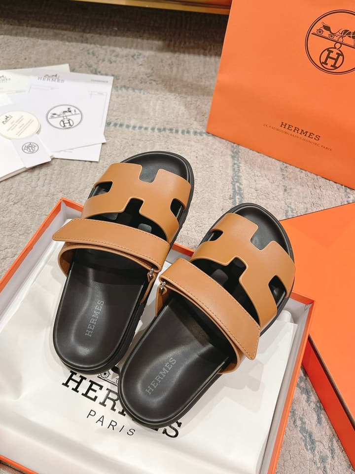 Hermès Chypre Leather Unisex Slides – 2023SS in Blush Pink