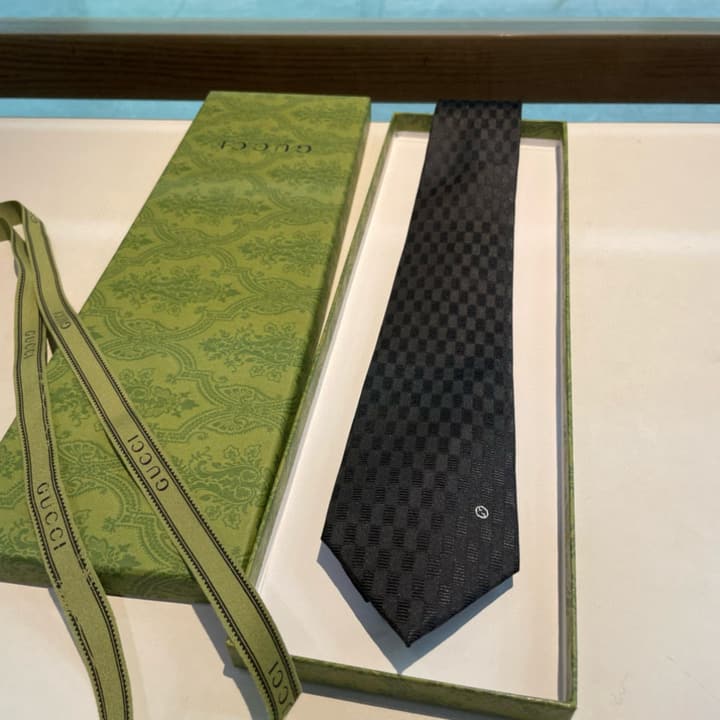 Gucci GG Logo Jacquard Tie in Black