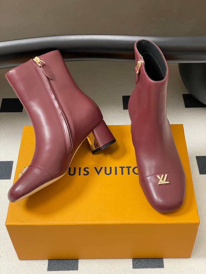 Louis Vuitton LV Swing Metal Heel Ankle Boots – 25SS Autumn/Winter Collection in Black
