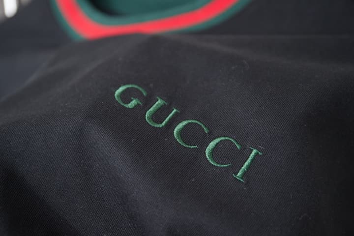 Gucci Classic Red and Green Ribbed T-Shirt – 26SS Early Spring Collection in Classic Black