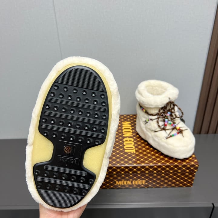 Moon Boot Y2K Fluffy Snow Boots – 2024FW in Cream Shearling