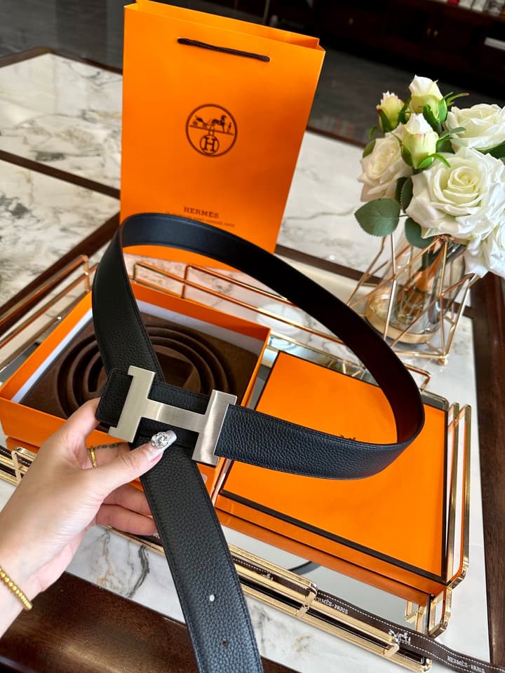 Hermès Textured Leather H Buckle Belt in Black Textured Leather With Silver H Buckle