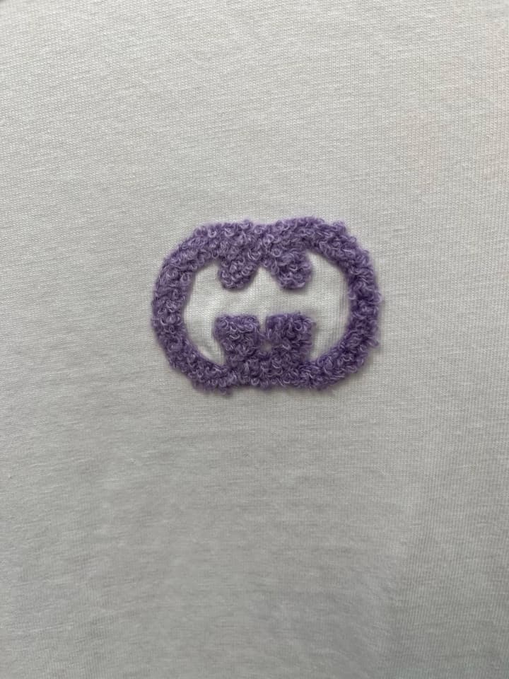 Gucci Fleece Logo Knit Cotton T-Shirt – 2026SS in White - Purple Logo