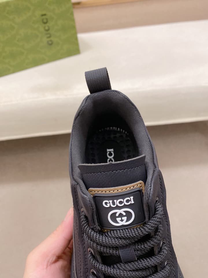 Gucci Premium Italian Leather Loafers in All Black