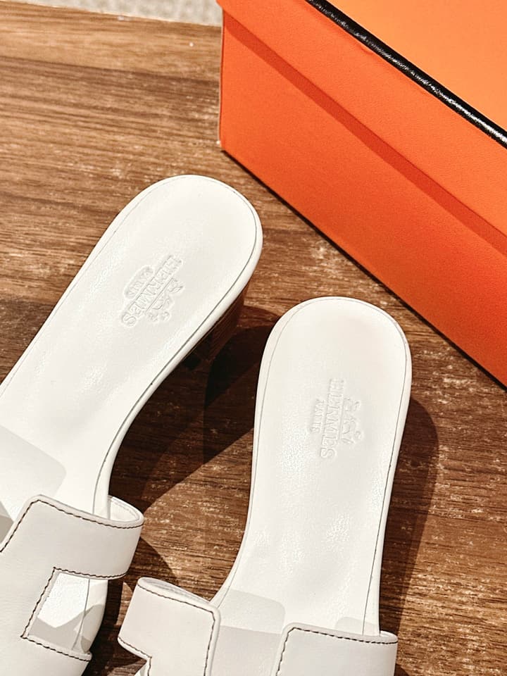 Hermès Classic H-Logo Chunky Heel Sandals in Black Leather