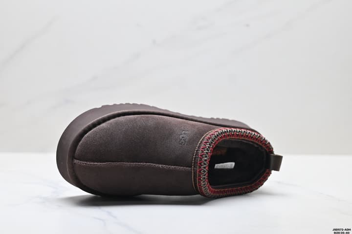 UGG TAZZ II Slip-On Snow Boots in Deep Brown With Maroon Trim