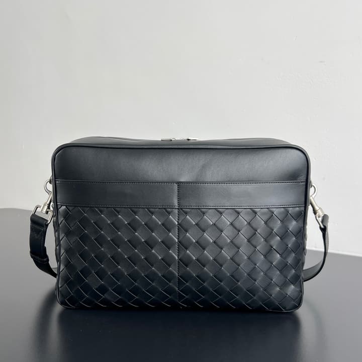 Bottega Veneta Double Pocket Camera Bag 843857 – New Collection in Black