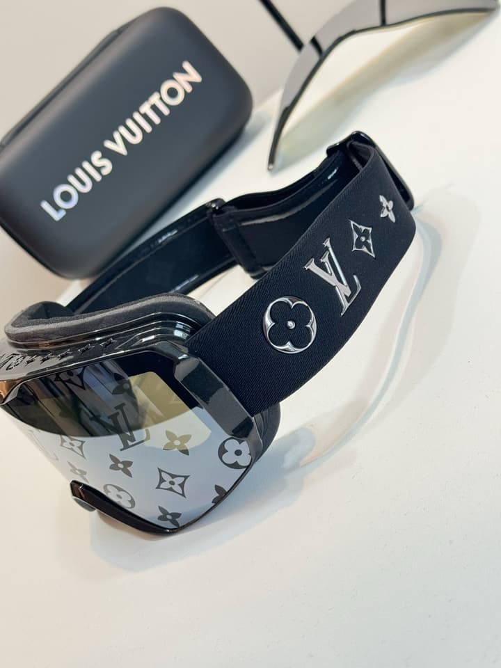 Louis Vuitton Monogram Ski Goggles – Autumn/Winter Collection in Black Monogram Strap
