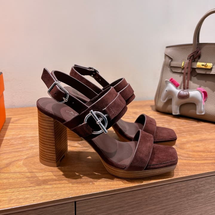 Hermes Color Block Flat Sandals – 2025 New Collection in Black