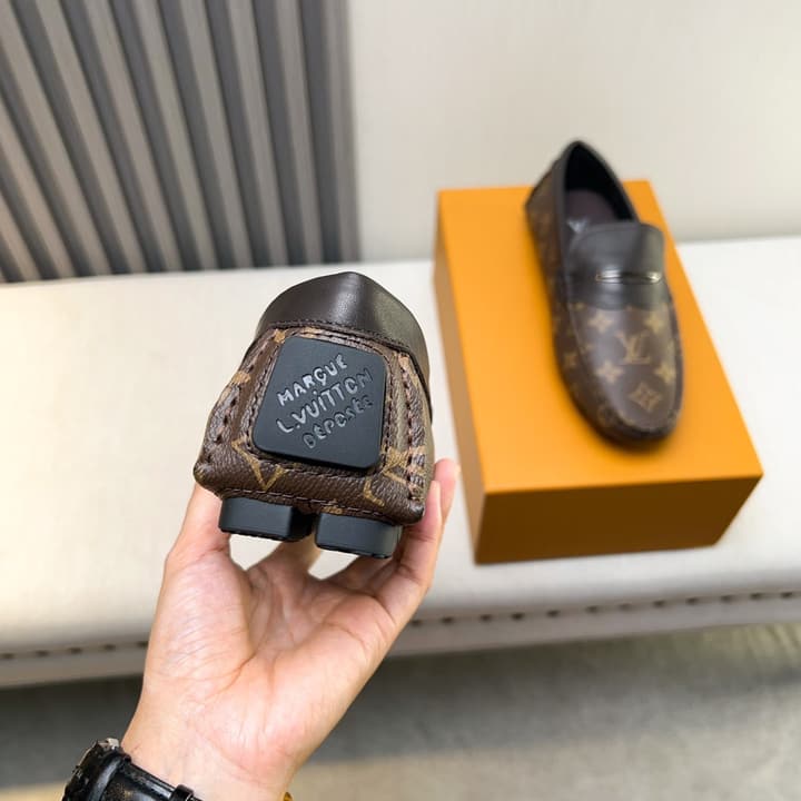 Louis Vuitton Pebbled Leather Driving Shoes in Black Textured Leather