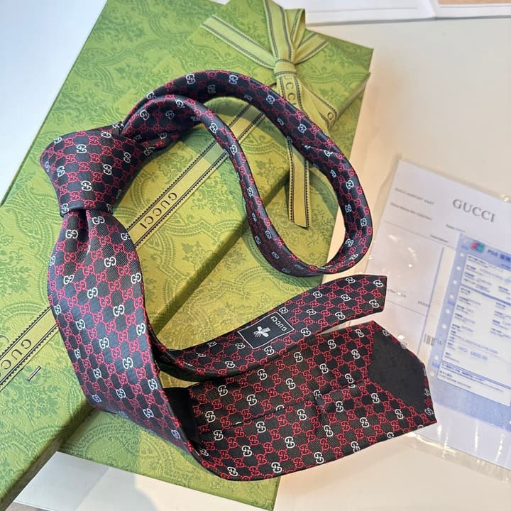 Gucci Men's GG Silk Jacquard Tie – 2025 Spring/Summer Collection in Blue