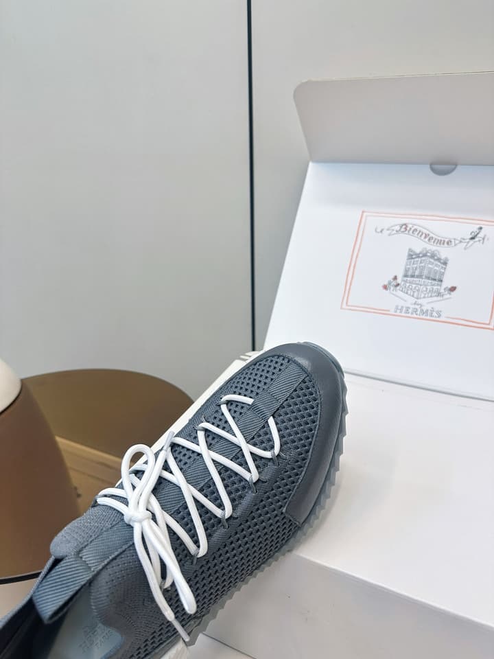 Hermes Classic Couple's Casual Sneakers in Light Beige