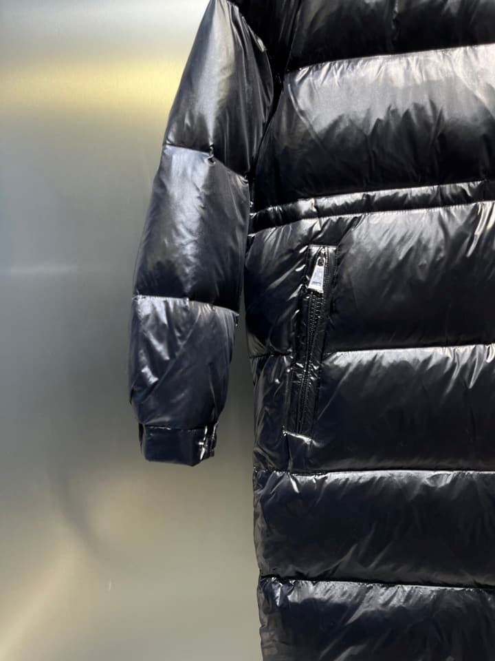 Moncler Cavettaz Long Down Jacket in Black Laqué
