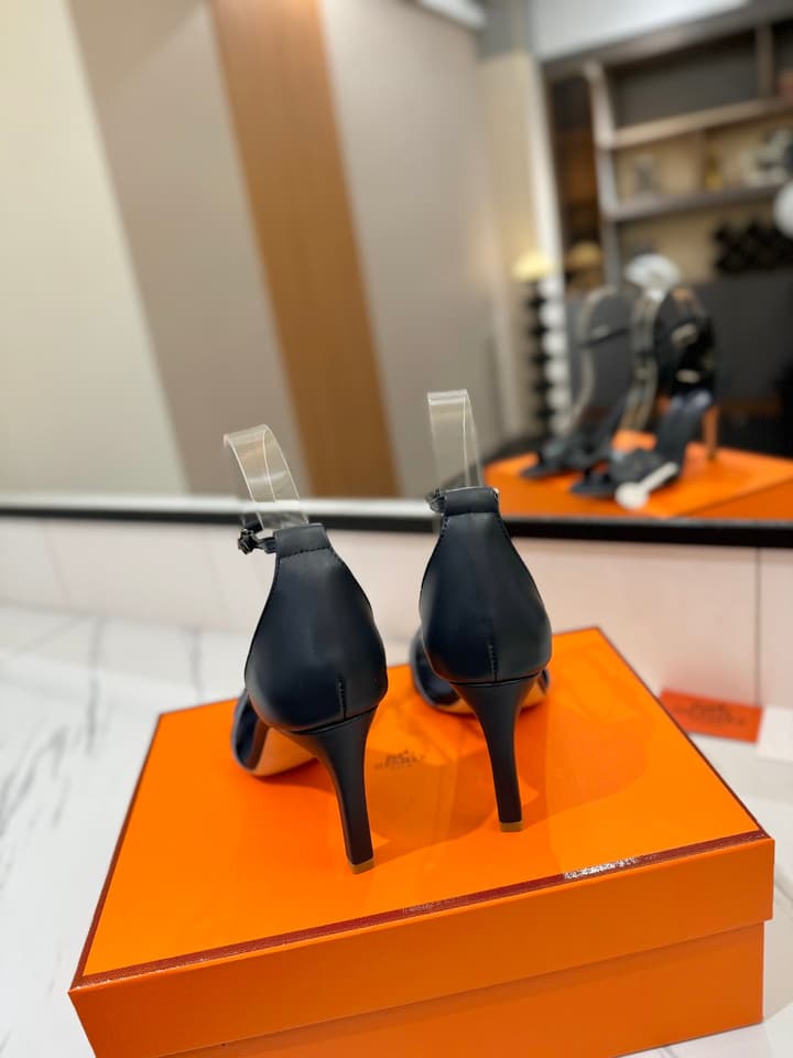 Hermès Classic Smooth Cowhide Pumps – 9cm in Caramel Brown