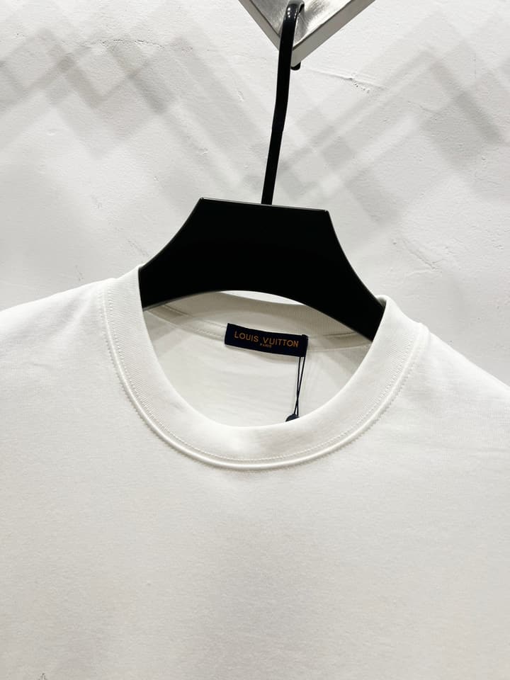 Louis Vuitton Gradient Monogram T-Shirt – 2025 Summer Collection in Black Bottom Gradient Monogram