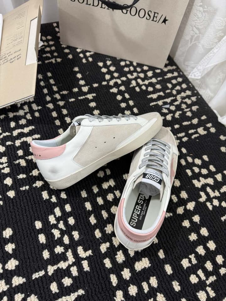 Golden Goose Super Star Leather Sneakers in Black Star Black Heel