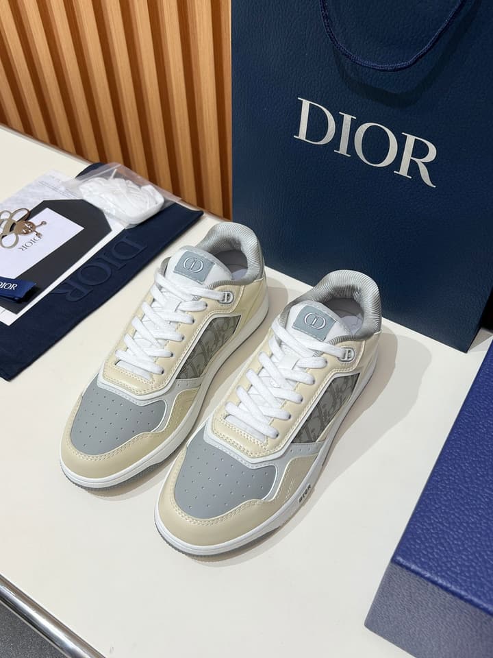 Dior B27 Unisex Sneakers – 2025 Collection in Beige With Dark Green Accents