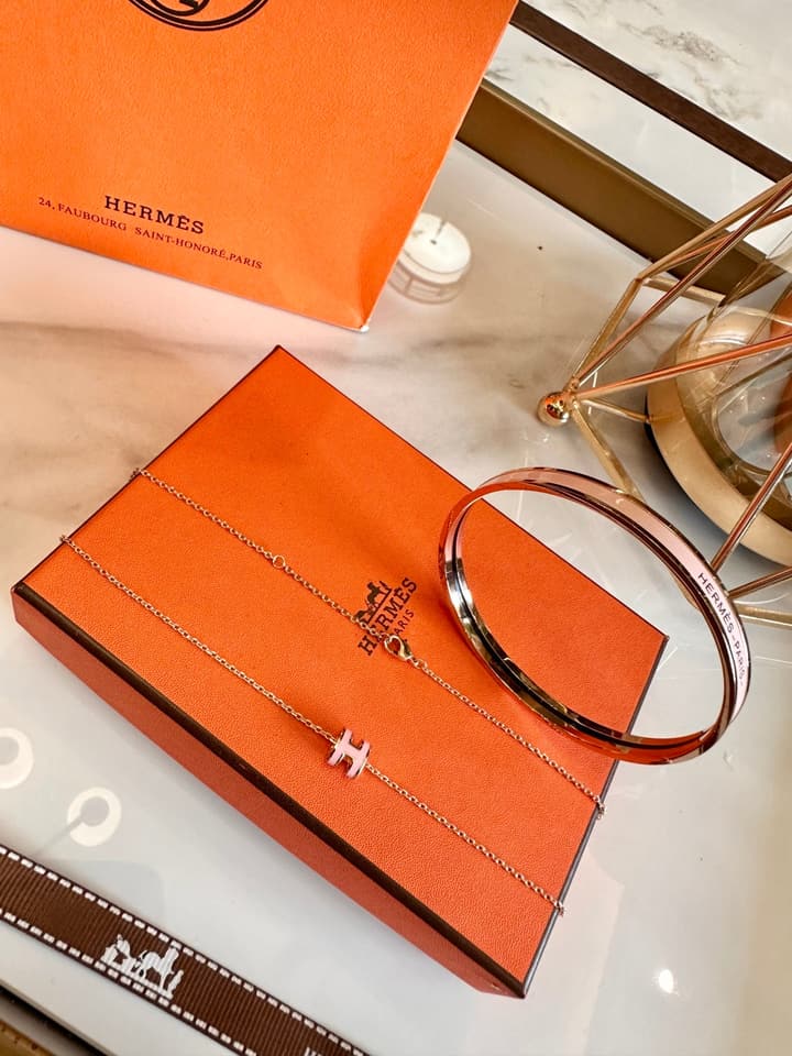 Hermès Oval Enamel 18K Gold Plated Necklace and Bracelet Set